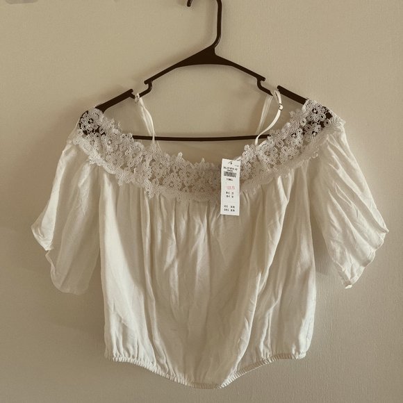 Hollister Juniors off the shoulder crochet boho - Picture 1 of 2